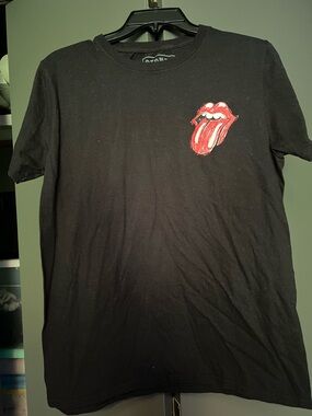 Black Graphic Rolling Stones 2019 Concert T - gently used / size medium.